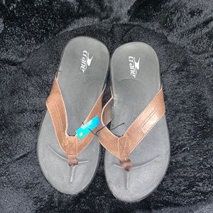 Men’s Crane size 8 sandals